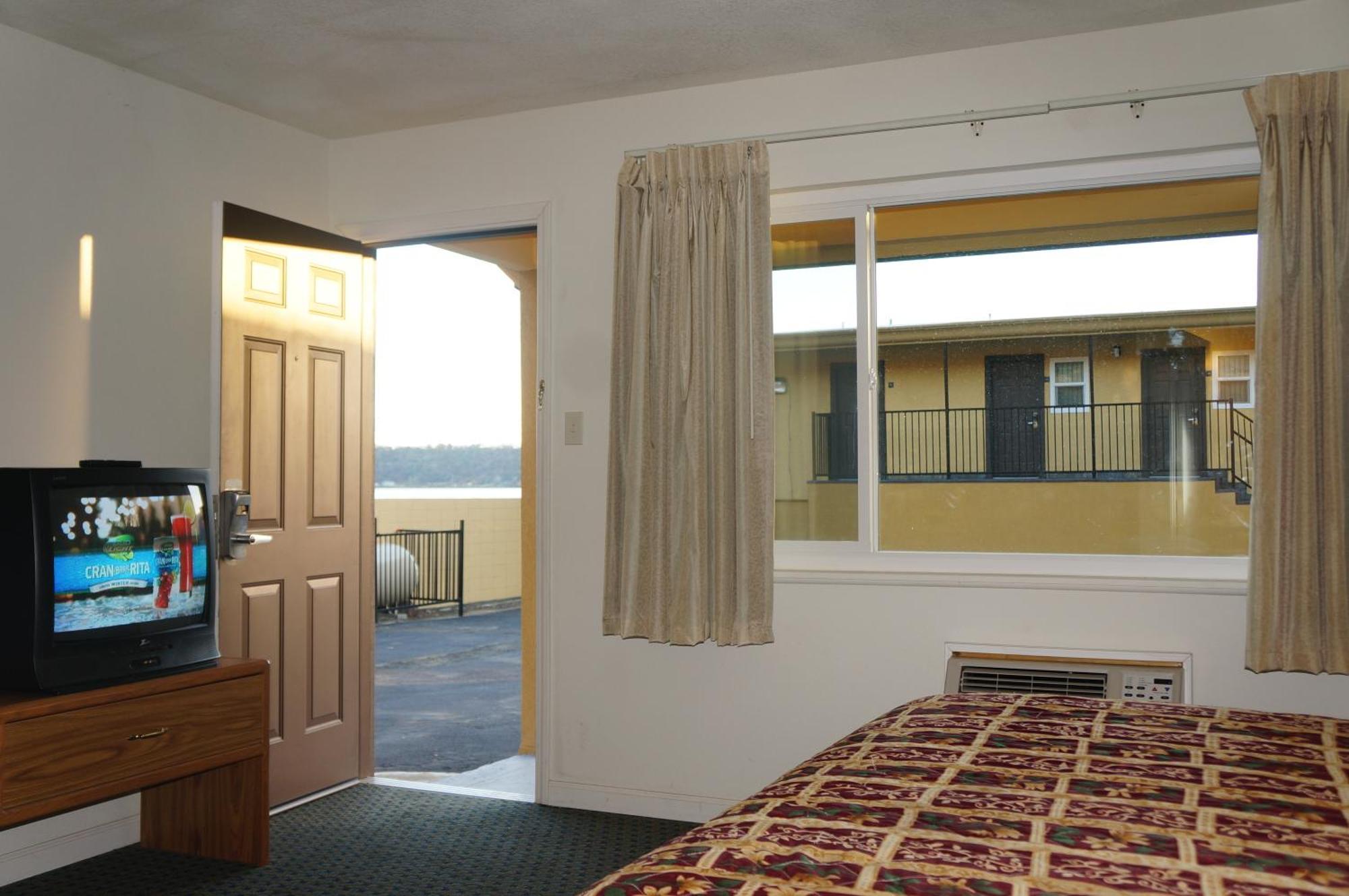 Lake Marina Inn Clearlake Oaks Стая снимка