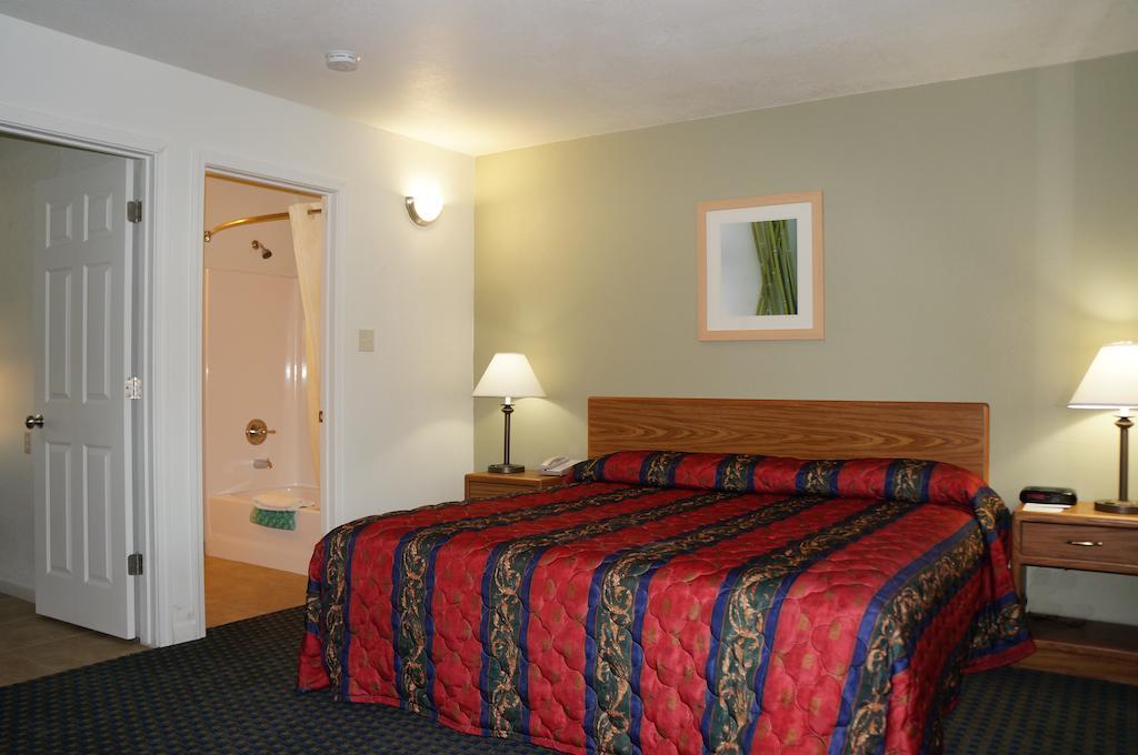 Lake Marina Inn Clearlake Oaks Стая снимка